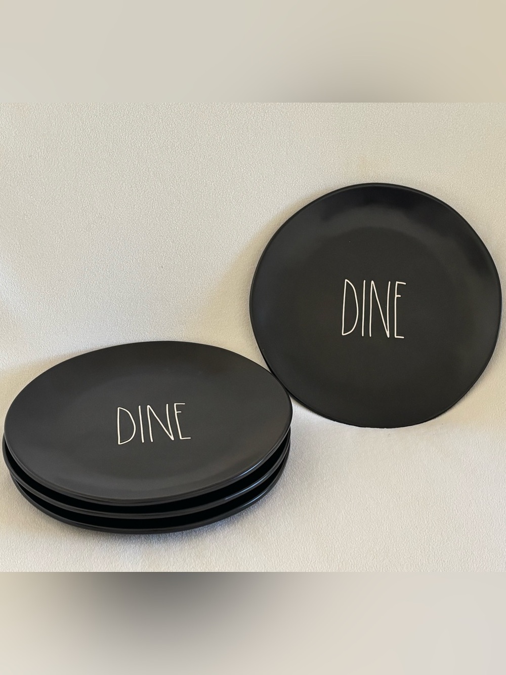 Rae Dunn DINE Black Dinner Plates Set of 4